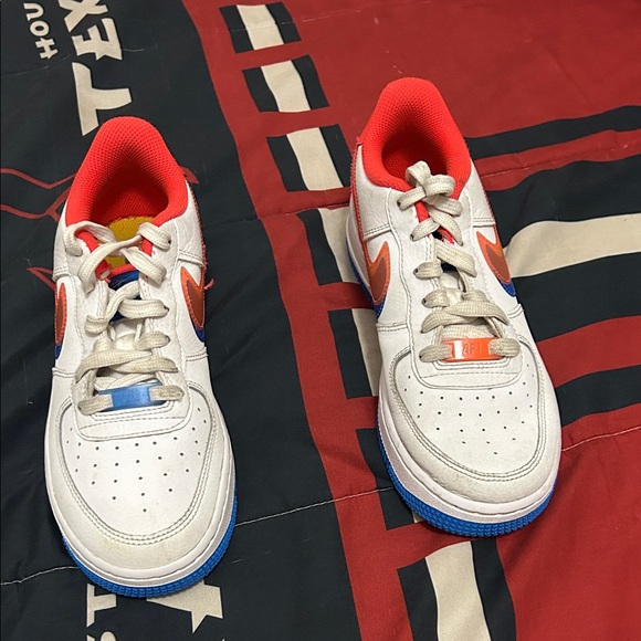 Nike Kids Sneakers White and Red with Blue Accents - Picture 2 of 3